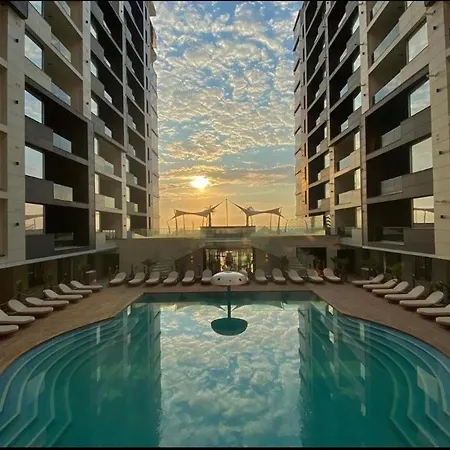 Pacific Coast Apartment *